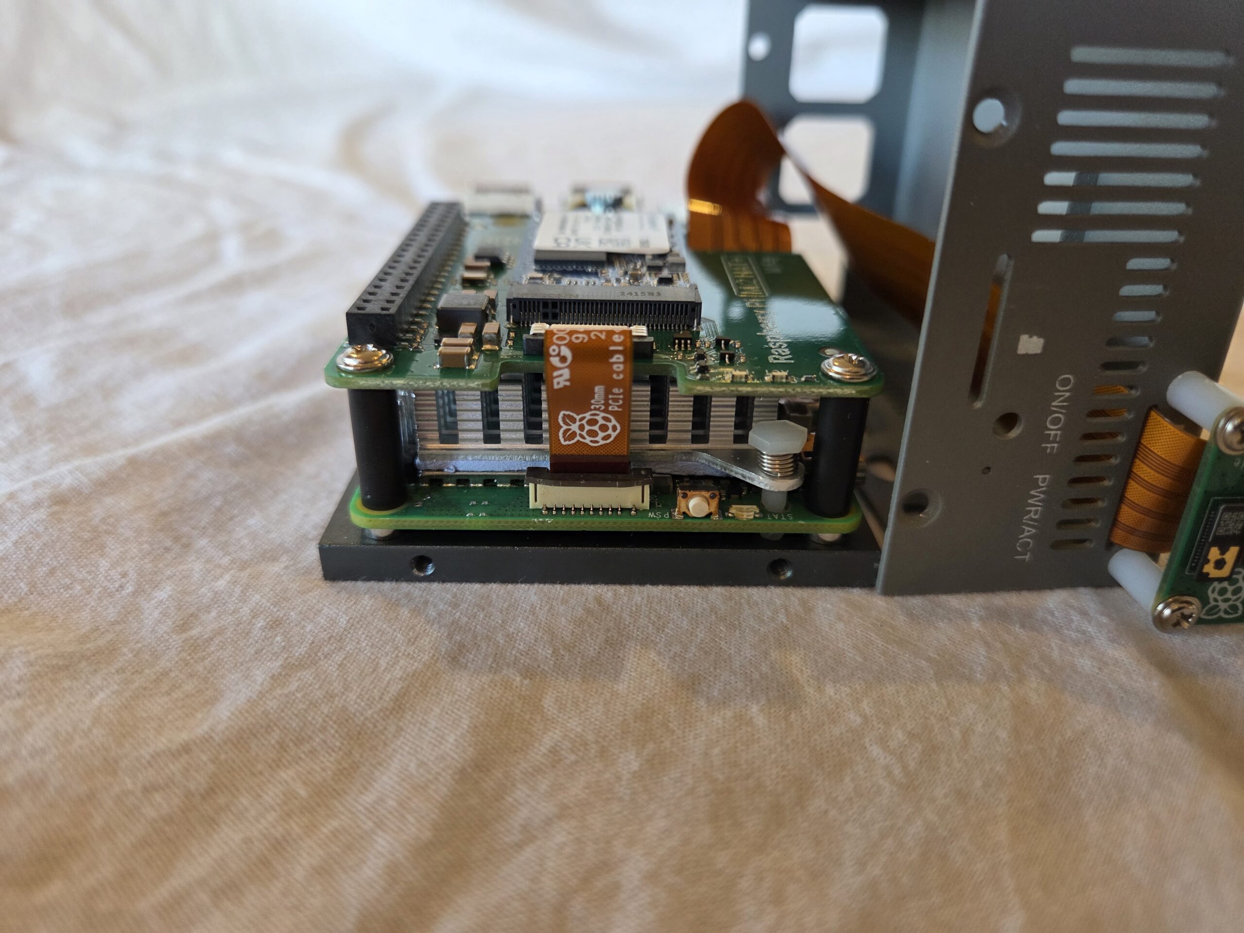 EdaTec Metal Case for Raspberry Pi 5 - Image 7