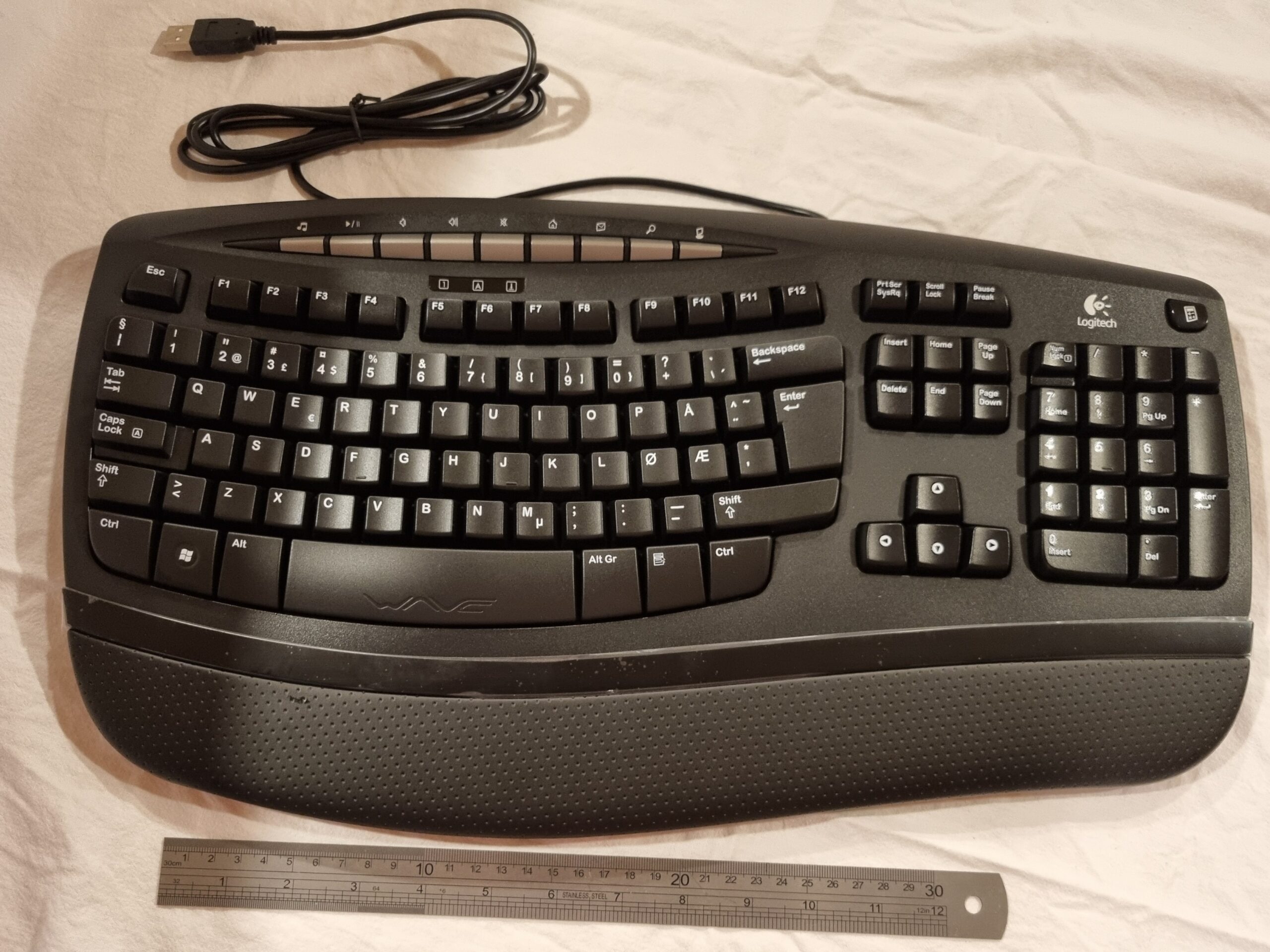 Logitech Comforwave 450 wired keyboard
